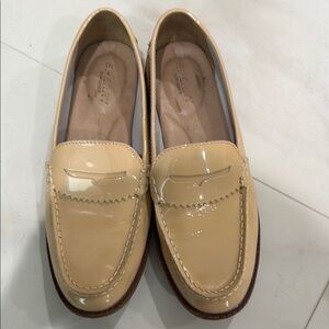 G.H. Bass & Co. Cream Patent Leather Loafers